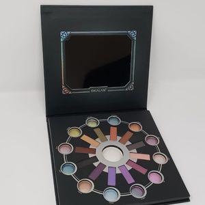 Zodiac Okalan Eyeshadow & Highlighter Palette